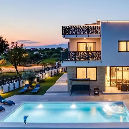 Kate - Zadar By Guide