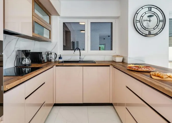 Kate - Zadar By Guide *