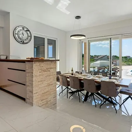 Kate - Zadar By Guide Willa Knezevic