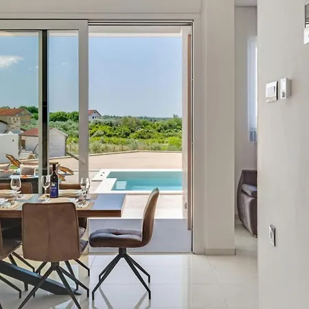 Kate - Zadar By Guide