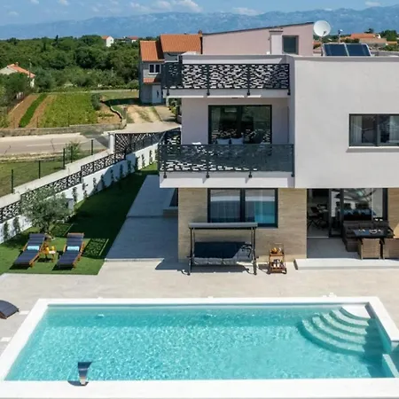 Kate - Zadar By Guide *